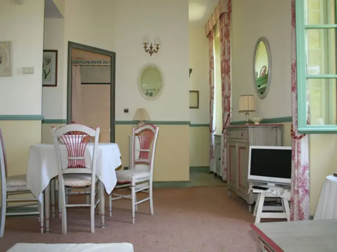 Cosy Flat in a Drome Chateau With Pool
