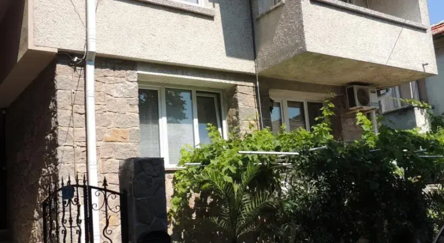 Holiday House