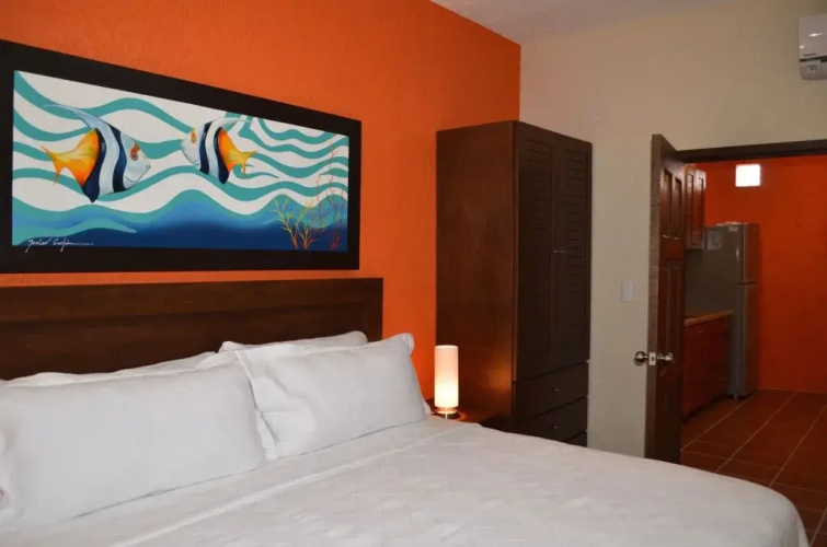 La Buena Vida Suites