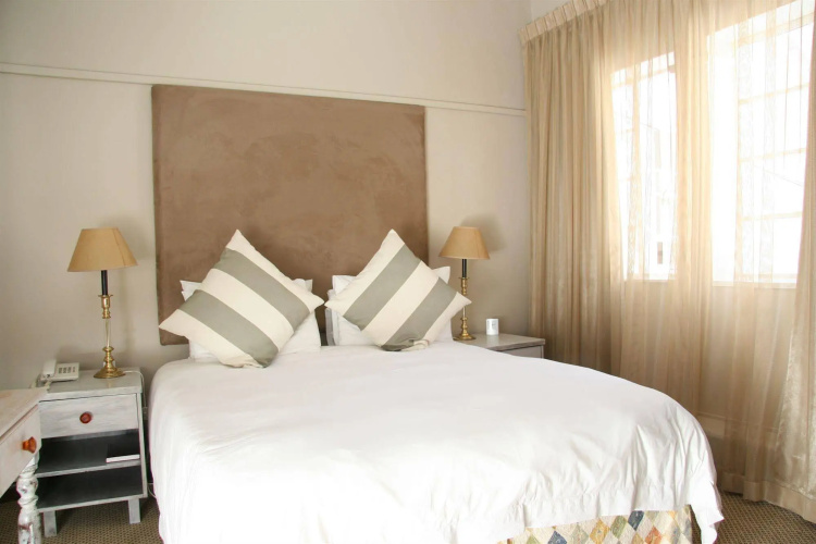 Tudor Hotel