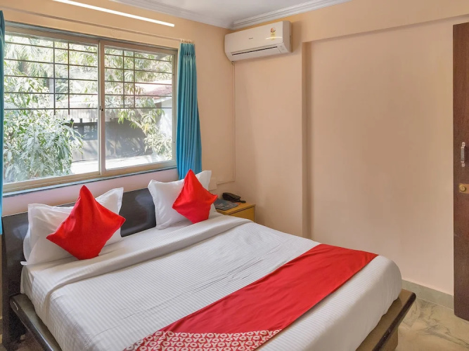OYO 12301 RG Suites