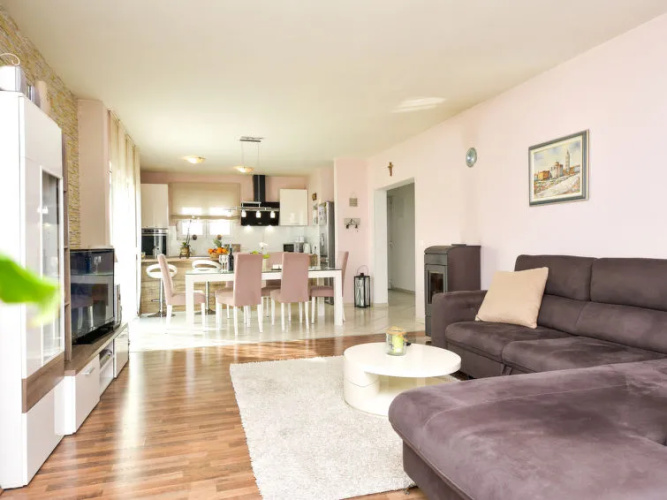 Apartmani Ana Vir