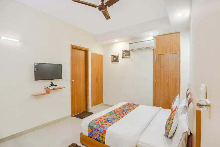 FabExpress Royal Stay