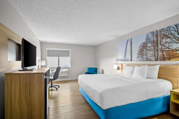 Standard Triple room