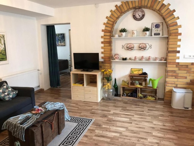 2 Bedrooms Apartment