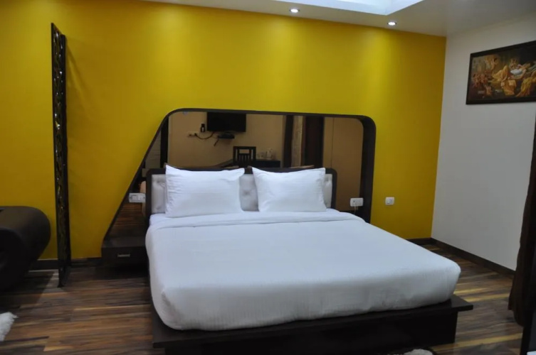 Hotel Only Suites