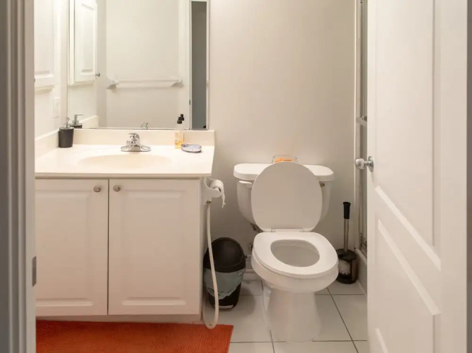 2 Bedroom North York Condo With a Pool and Gym