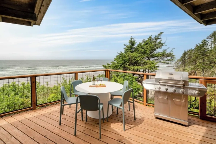 3 Bedrooms Cottage with balcony
