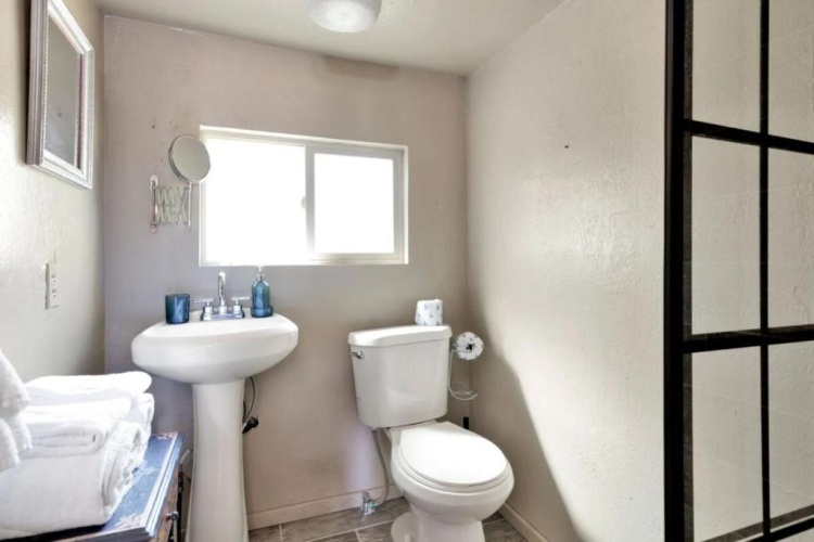 2 Bedrooms Cottage