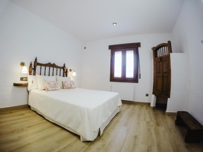 2 Bedrooms Cottage