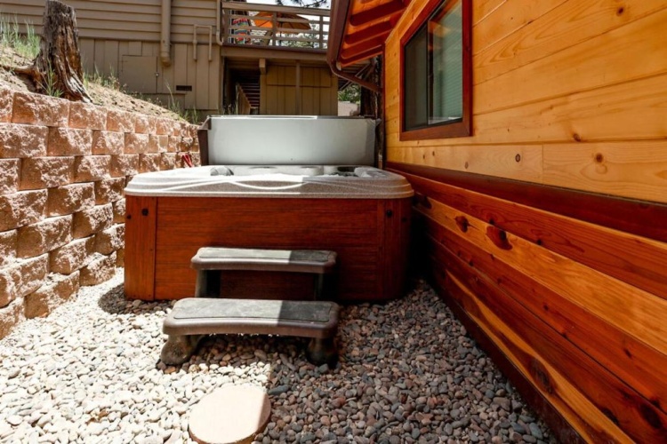 2 Bedrooms Cottage