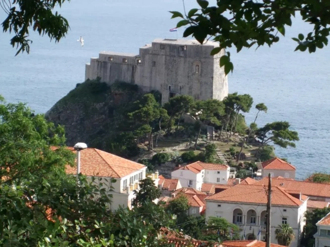 1 Bedroom Apartment with sea view