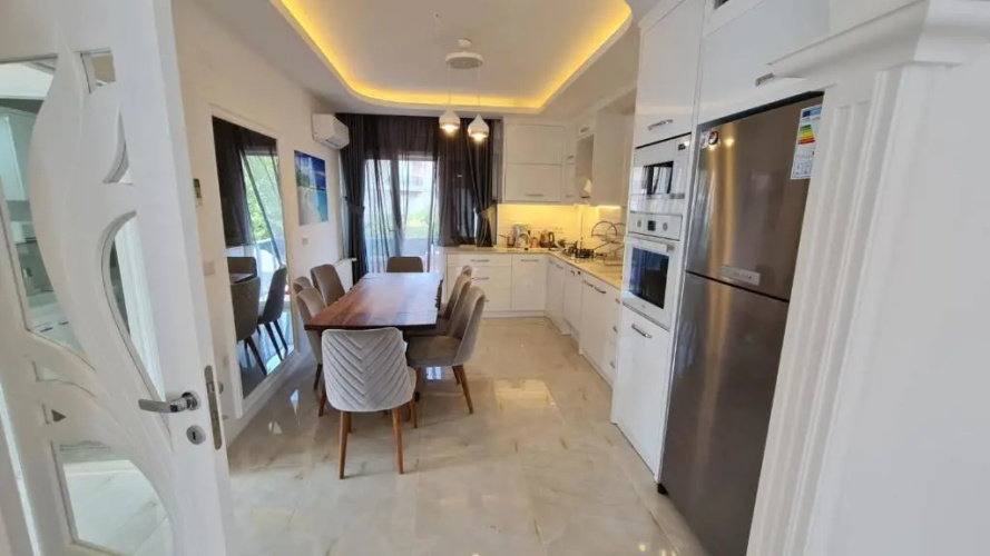orman manzaralı havuzlu villa