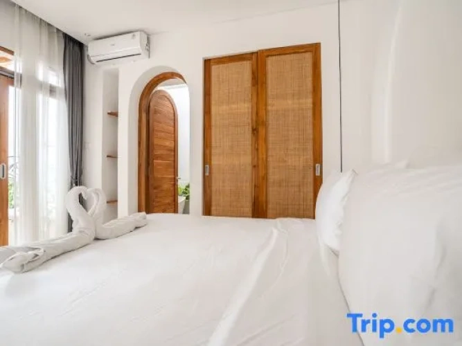2 Bedrooms Villa