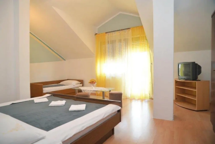 3 Bedrooms Apartment