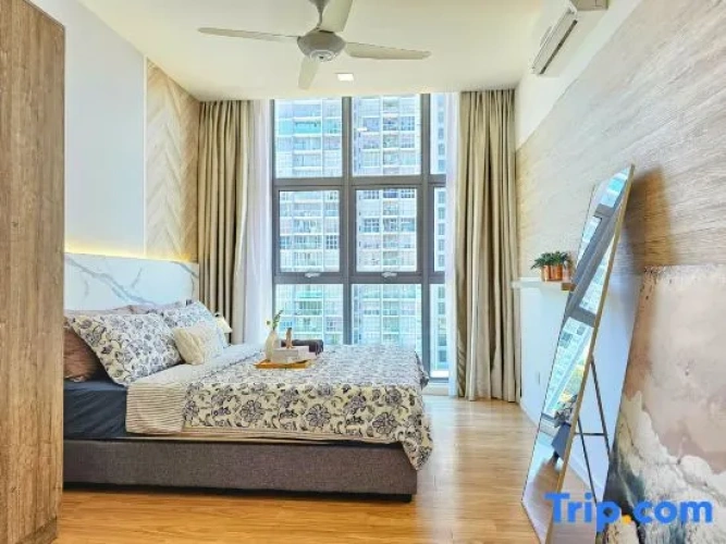 3 Bedrooms Standard room with balcony and with pool view