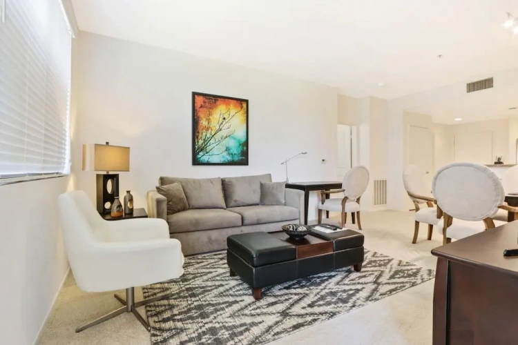 2 Bedrooms Luxury Apartment