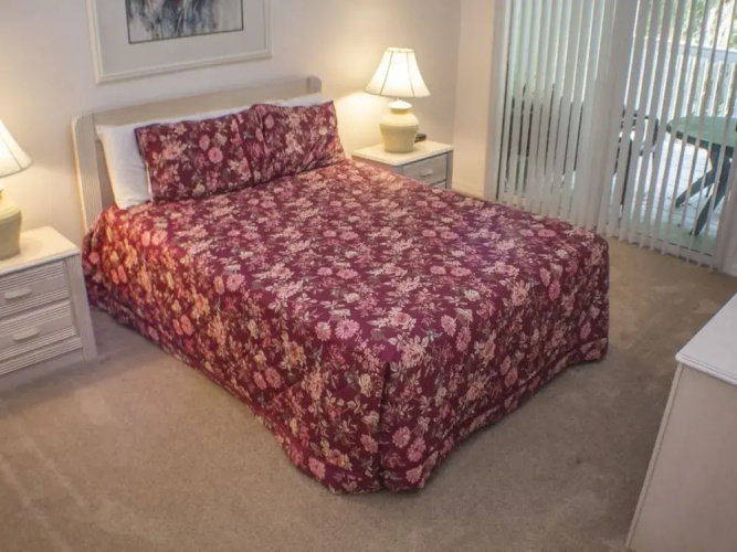 3 Bedrooms Condo by RedAwning