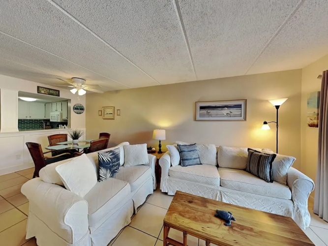 Ocean & Racquet by Distinctive Beach Rentals