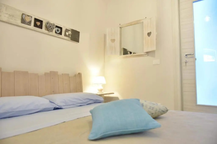 D.HOME