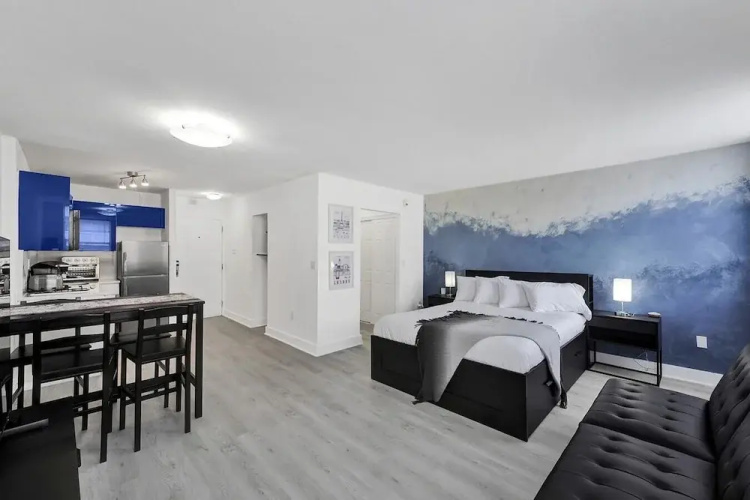 Ocean Dr 1BR Miami Beach Getaway