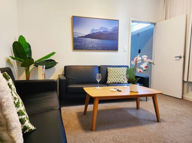 3 Bedrooms Apartment