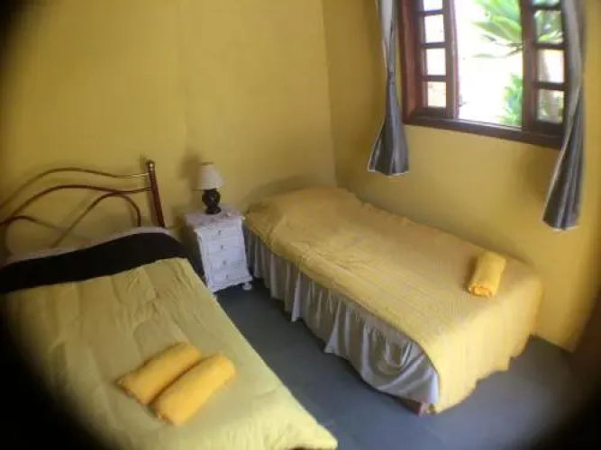 Hostel Yellow House