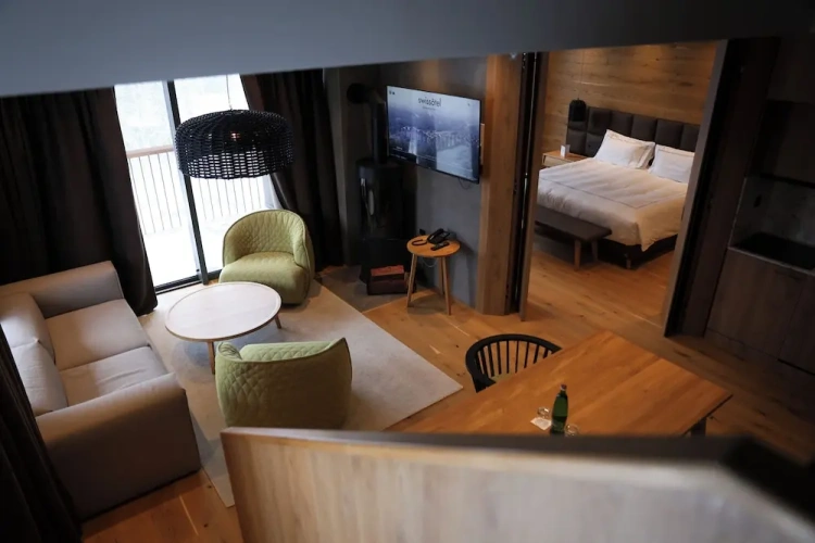2 Bedrooms Apartment