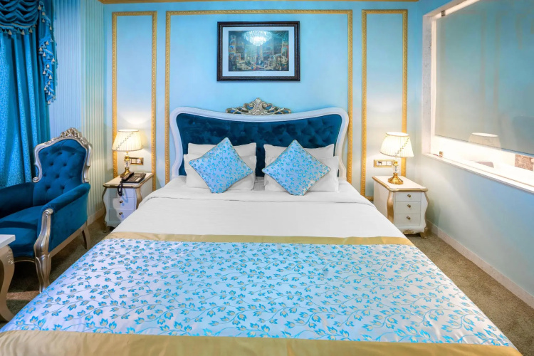 Hide Away Suites