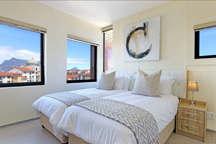 Manhattan Suites 703