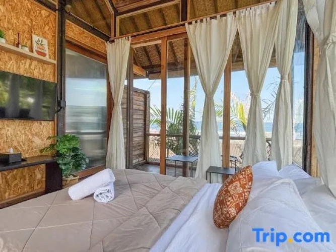 2 Bedrooms Quadruple Villa