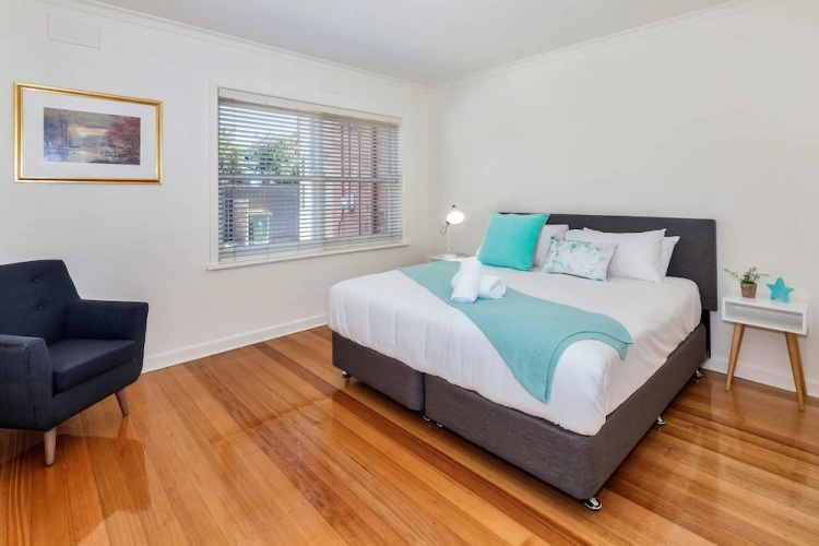 2 Bedrooms Standard Basement room