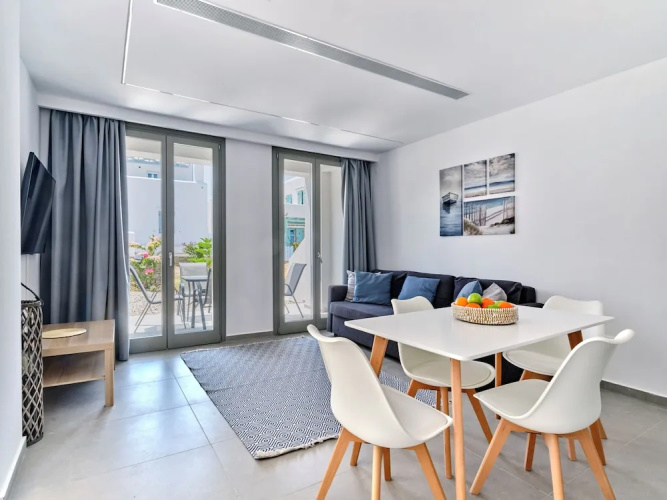 Paros Gem