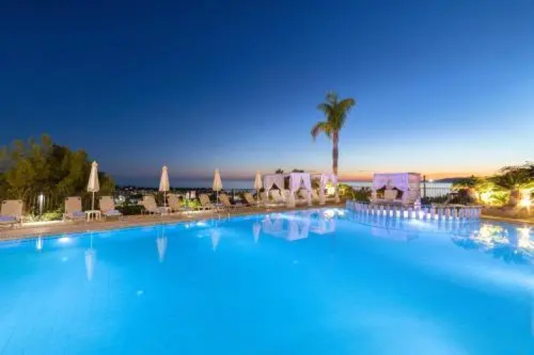 Aparthotel 3 stars Pefki