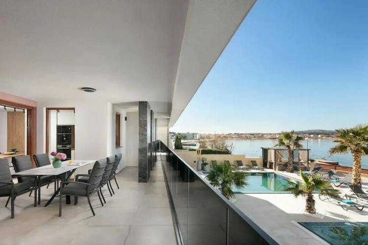 2 Bedrooms Deluxe Apartment with sea view