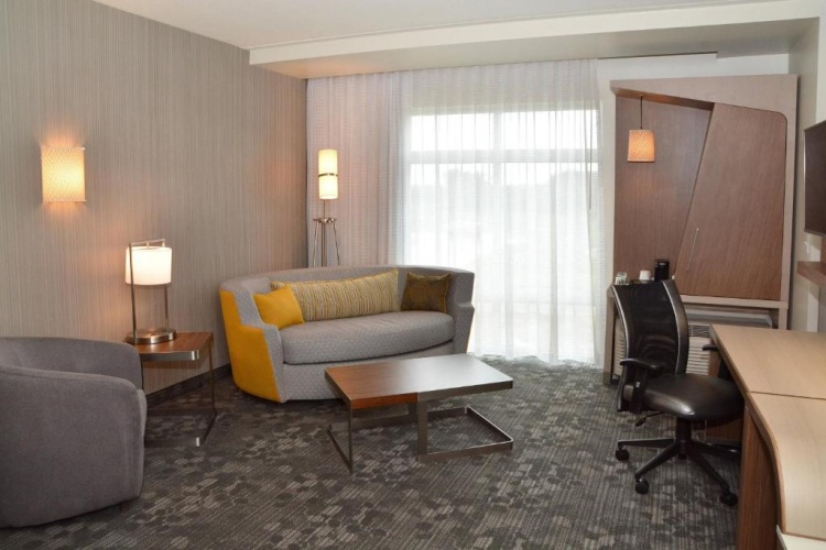 1 Bedroom Double Suite with golf view