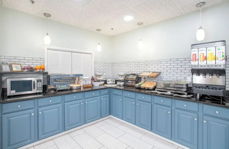 The Windstar Hotel - Emerald Isle / Swansboro