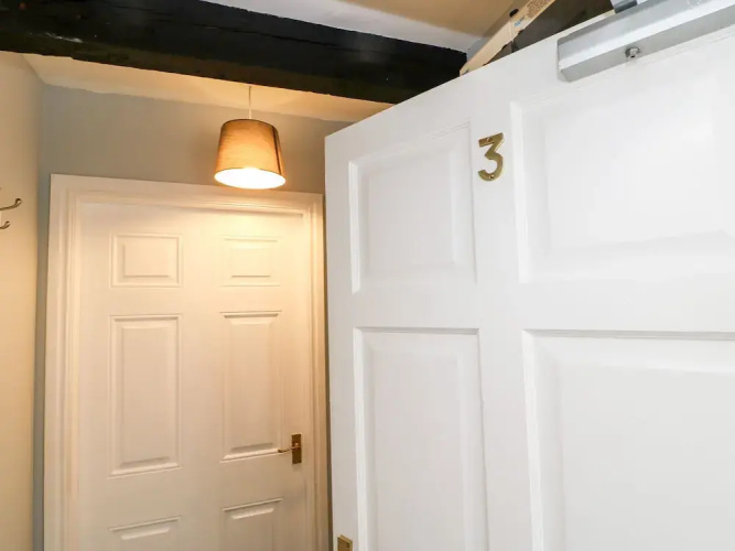 3 Kings Mews