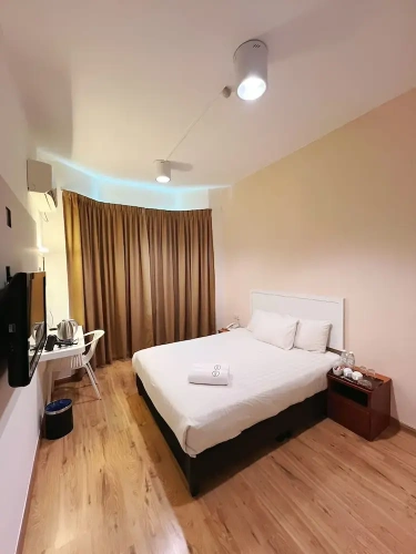 Standard Double room with city view