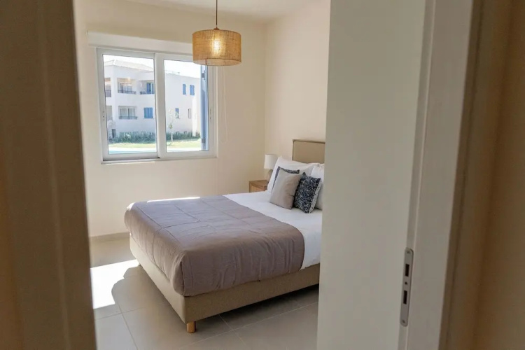 Phaedrus Living: Seaside Thalassa Cretan 102
