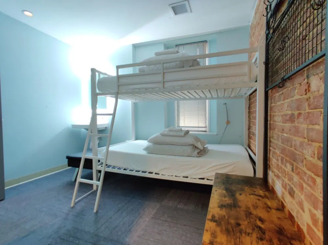 U Street Capsule Hostel