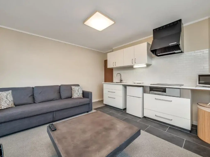 3 Bedrooms Apartment