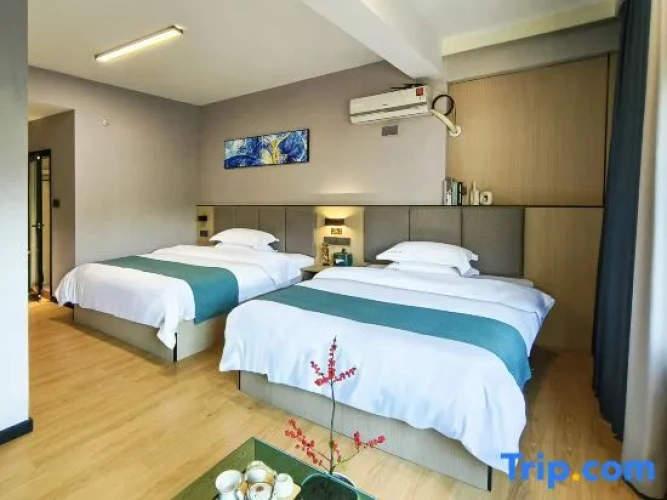 Standard Twin Family room