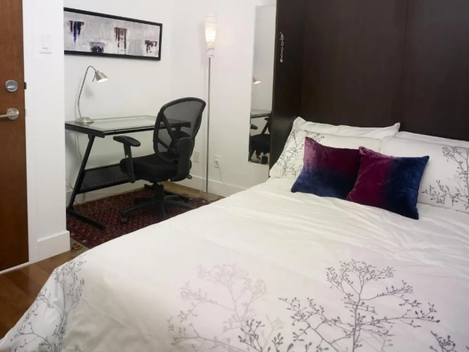 2 Bedrooms Apartment
