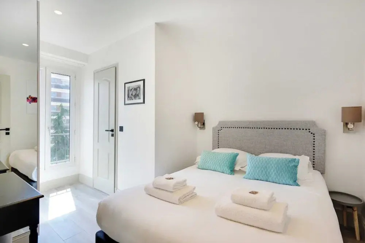 Amazing 2bd/6p apt With A/C - Bastille