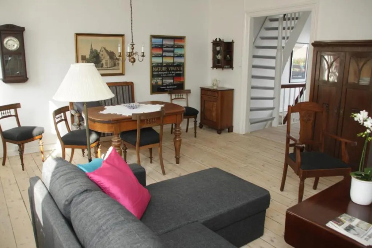 Apartment 4