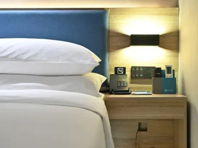 Happy Aile Hotel (Hezhou Lingfeng Square)