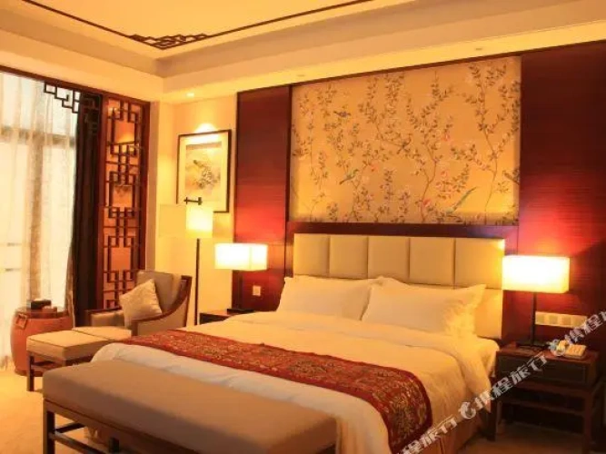 Standard Double Suite