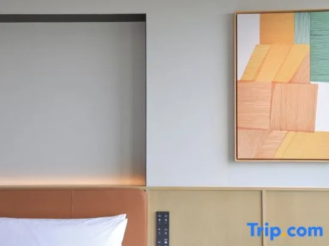 Deluxe Twin room with city view