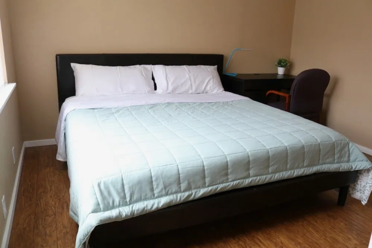 Comfort Double Basement room
